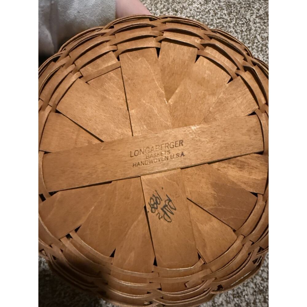 10" Round Longaberger Darning Basket With Leather Handles - 1989 - Picture 5 of 7